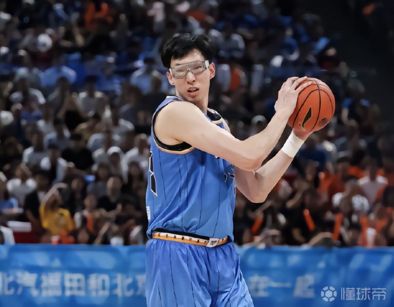 周琦：季后赛失利是技不如人，我们会沉下心备战，下赛季见