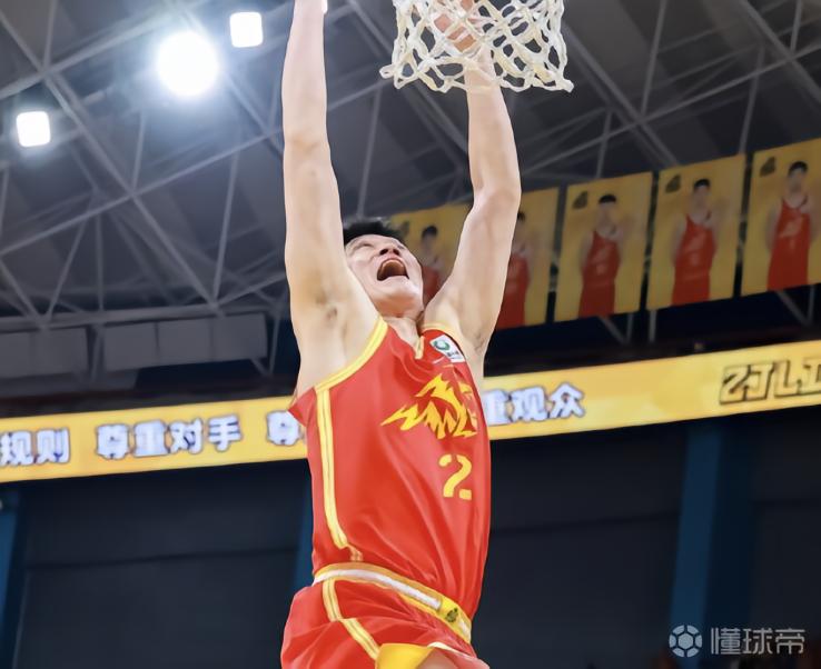 尽力了，胡金秋总决赛场均19.6分6.6篮板0.8助攻