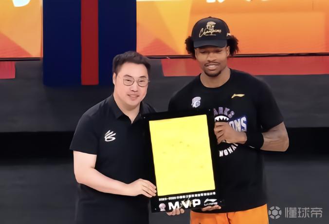 不可阻挡！古德温总决赛场均贡献29.2分4.6板9助攻，荣膺FMVP
