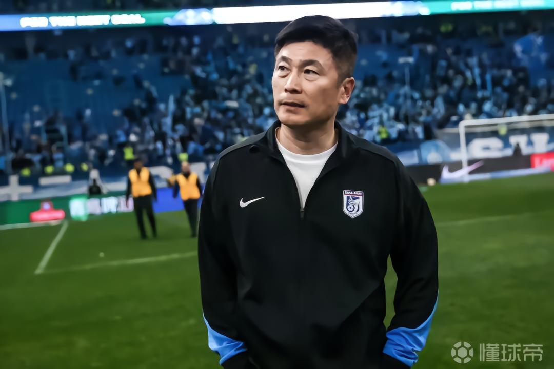 足球报：李国旭认可对毛伟杰的改造，他对其国足首秀很欣慰