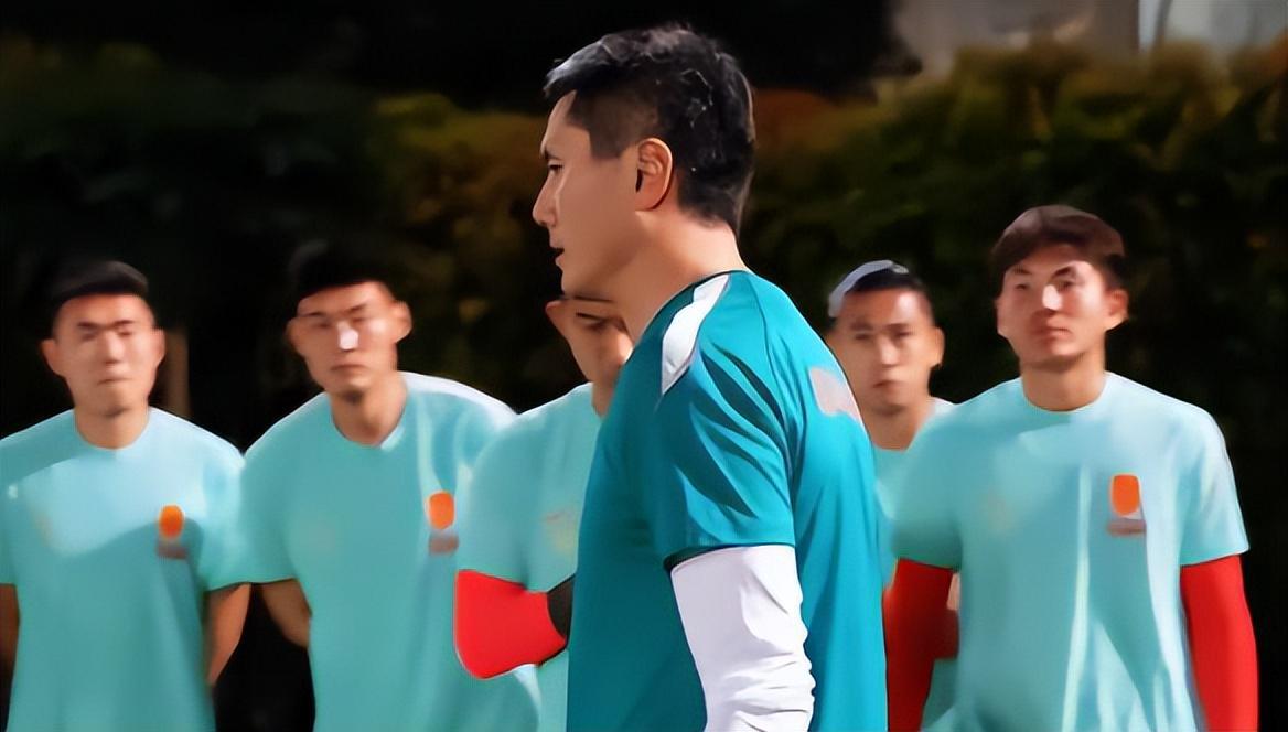 国足VS泰国：颜骏凌回归，塞鸟+黄嘉辉坐镇，韦世豪张玉宁领衔