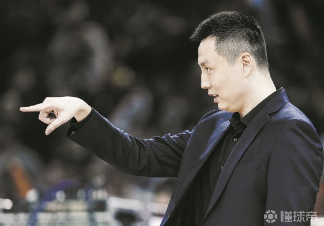 沪媒：上海队创造历史的背后，离不开李秋平为卢伟保驾护航