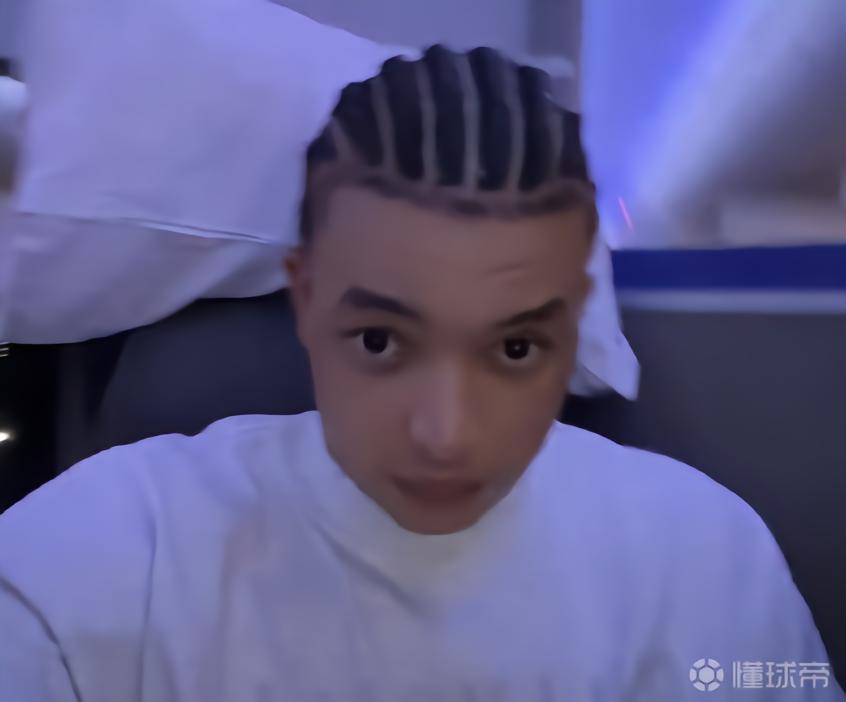 洛夫顿今晚启程回美国，队记：感谢小胖这一个多赛季的付出